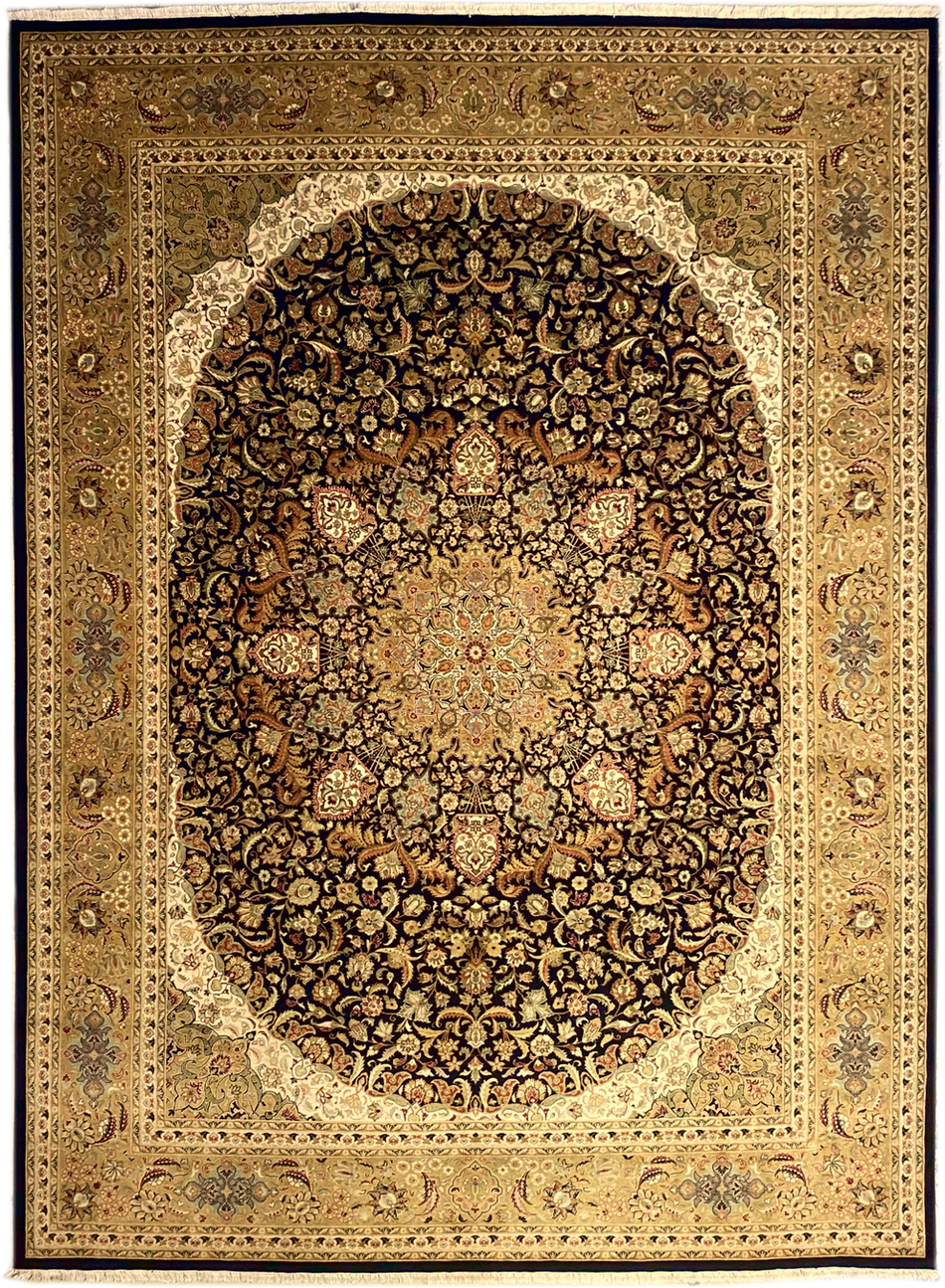 Kashmiri Rug - 379 cm x 272 cm